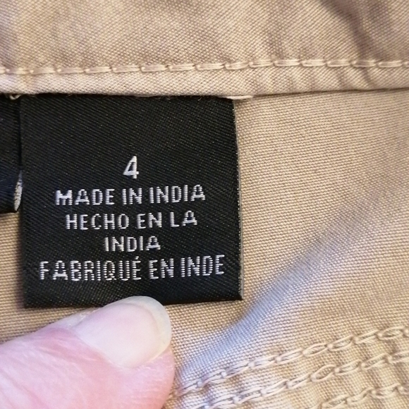 NWOT, DKNY Capri ,size 4 - Picture 9 of 11